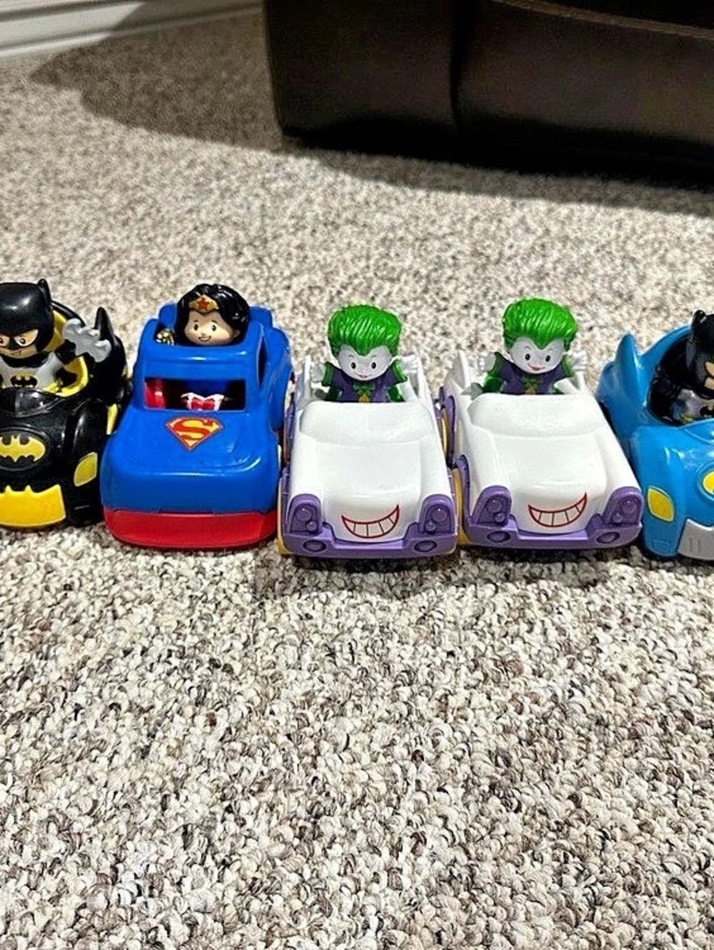 Fisher-Price Little People DC Super Friends Wheelies Vehicle Lot Vehicle Set